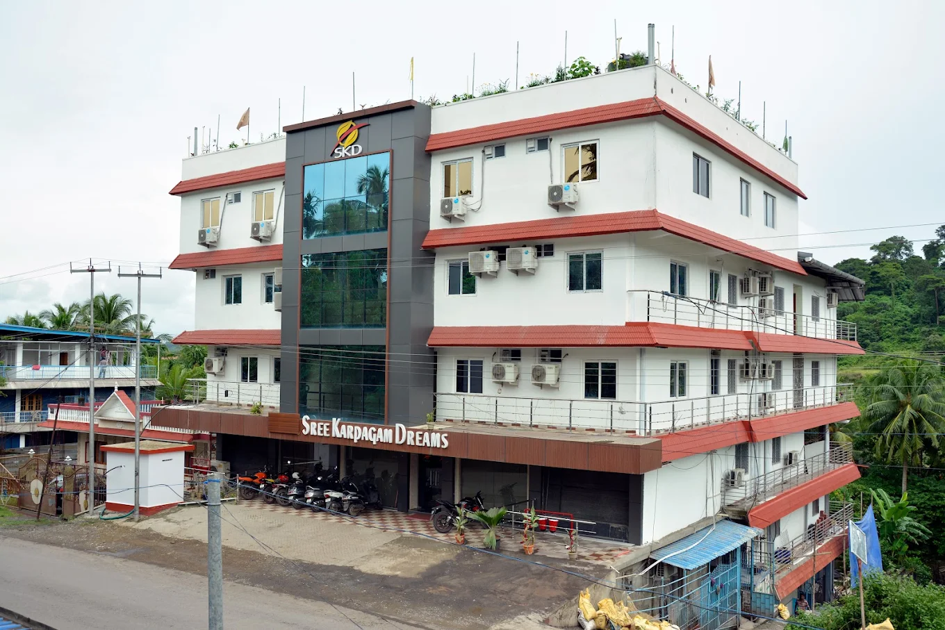 elite square exterior