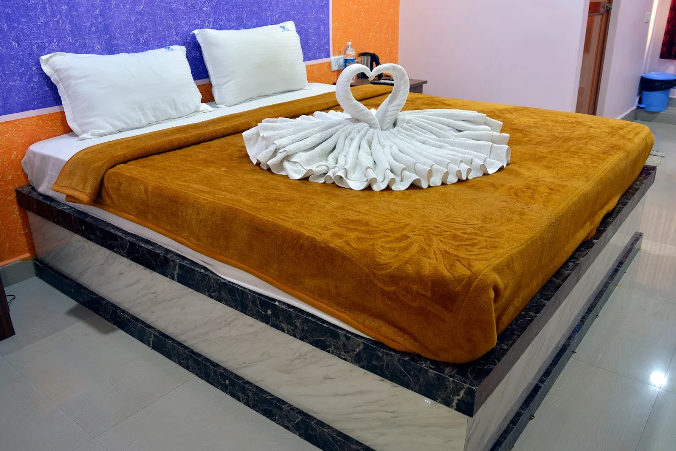 elite square rooms 3